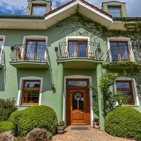 Hotel Tematin Piest'any